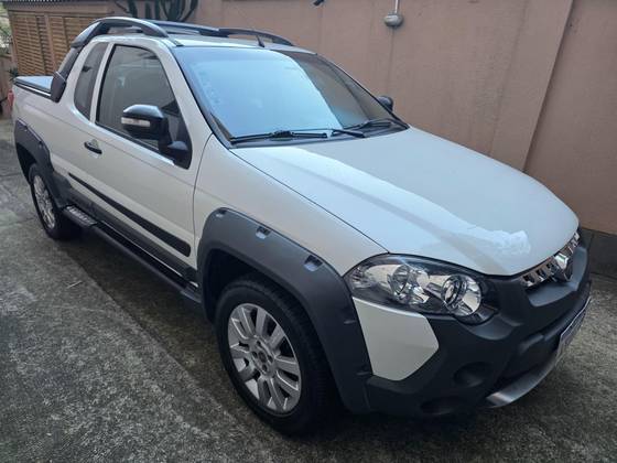 FIAT STRADA 1.8 MPI ADVENTURE CE 16V FLEX 2P MANUAL FIAT STRADA 1.8 MPI ADVENTURE CE 16V FLEX 2P MANUAL